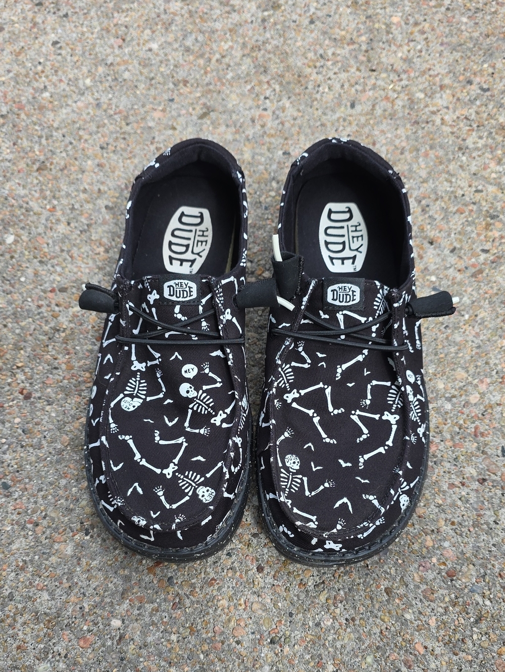 Hey Dude Wendy Skeletons Black Glow In The Dark Skulls Bats Halloween Size 7 - Picture 2 of 11
